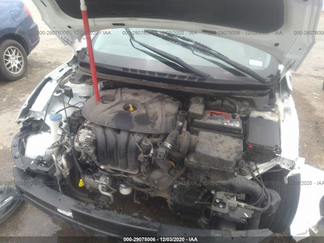 Photo 9 VIN: 5NPDH4AE9GH714332 - HYUNDAI ELANTRA 