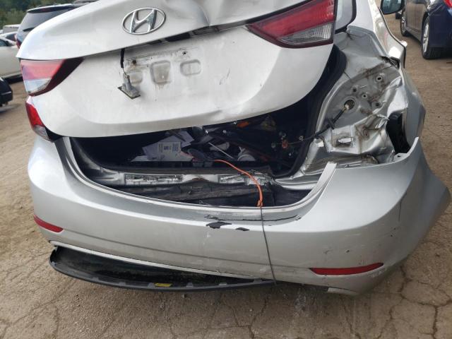 Photo 8 VIN: 5NPDH4AE9GH715755 - HYUNDAI ELANTRA SE 