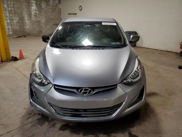 Photo 4 VIN: 5NPDH4AE9GH739182 - HYUNDAI ELANTRA SE 