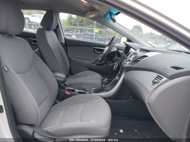 Photo 4 VIN: 5NPDH4AE9GH739909 - HYUNDAI ELANTRA 