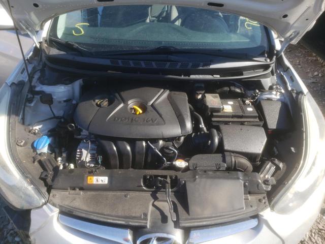 Photo 6 VIN: 5NPDH4AE9GH753731 - HYUNDAI ELANTRA SE 