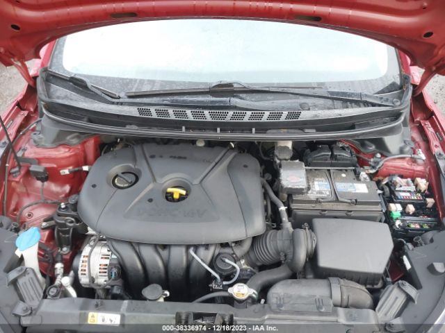 Photo 9 VIN: 5NPDH4AE9GH759982 - HYUNDAI ELANTRA 