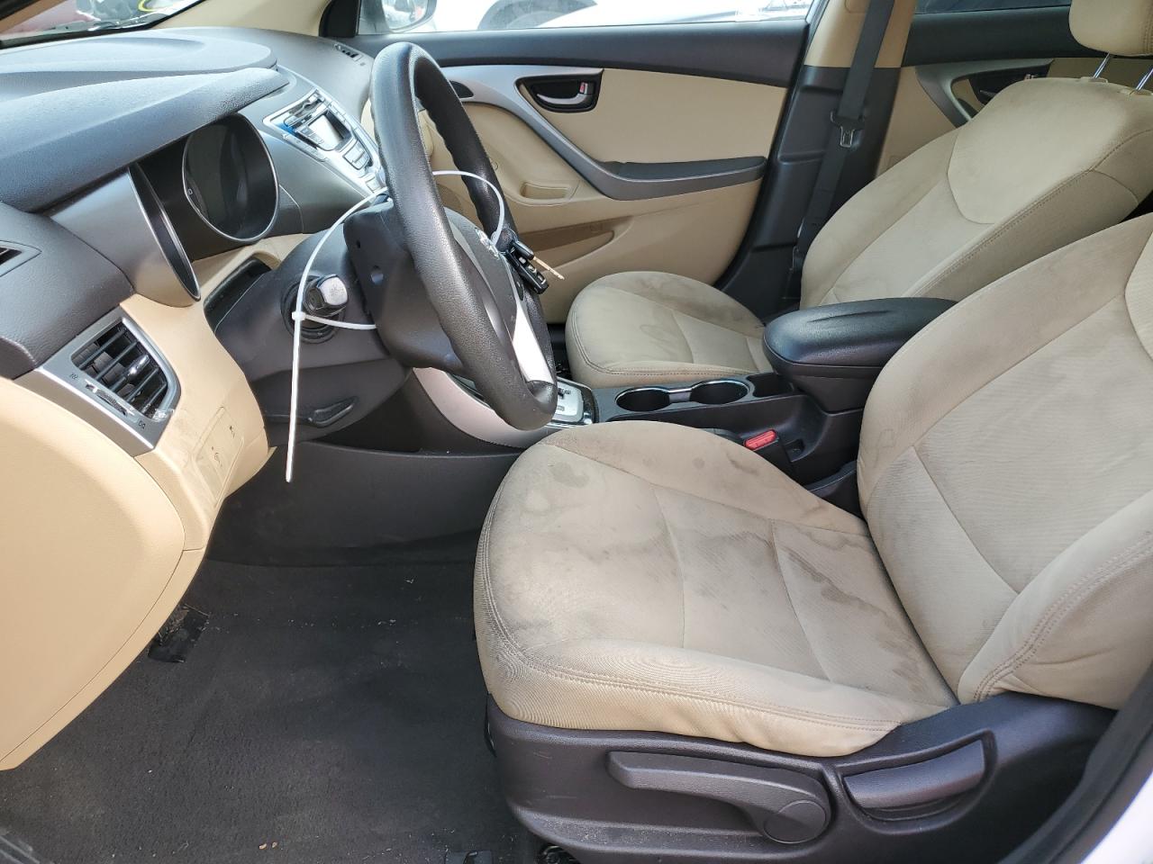 Photo 6 VIN: 5NPDH4AEXBH038482 - HYUNDAI ELANTRA 