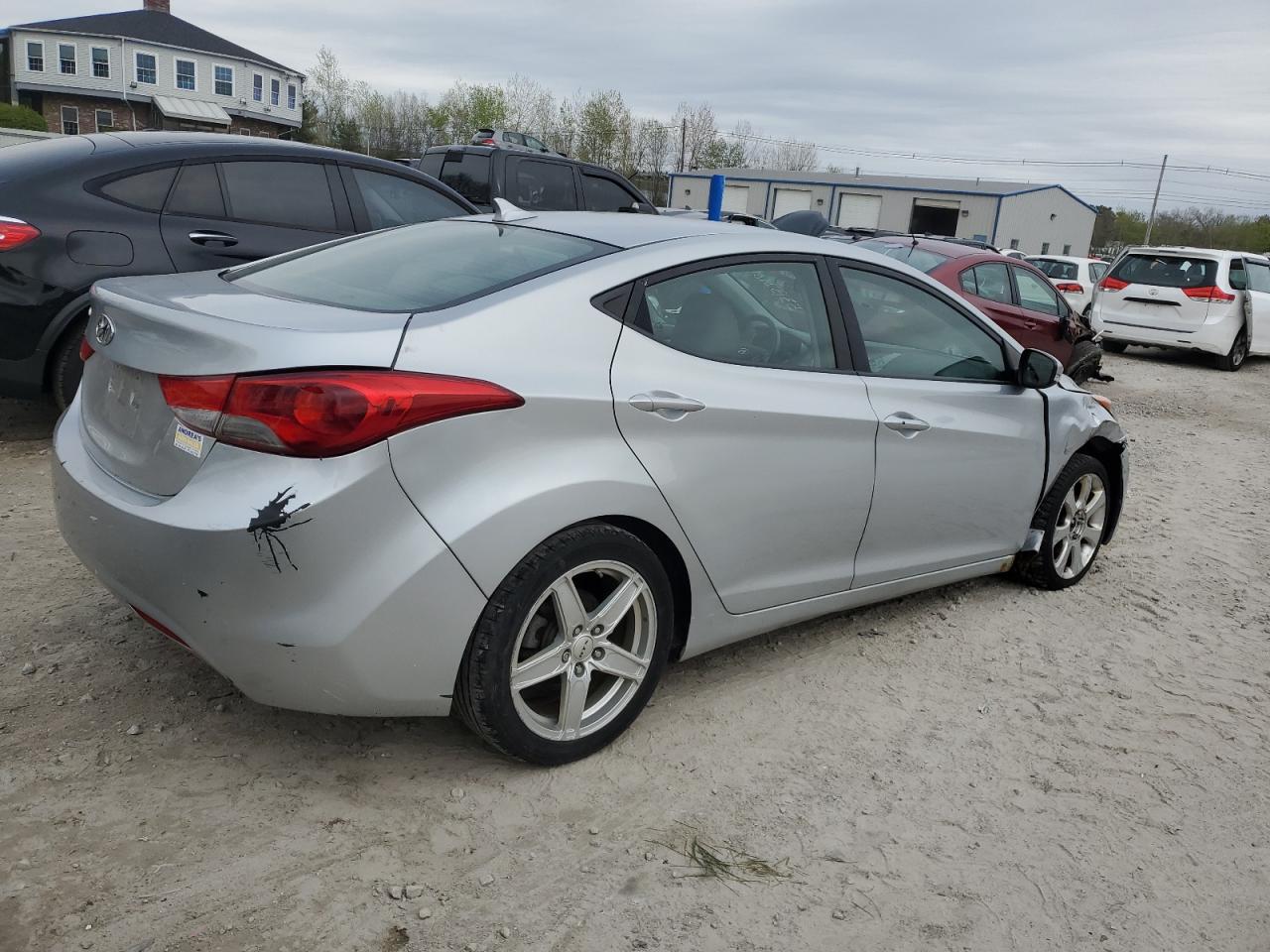 Photo 2 VIN: 5NPDH4AEXBH039485 - HYUNDAI ELANTRA 