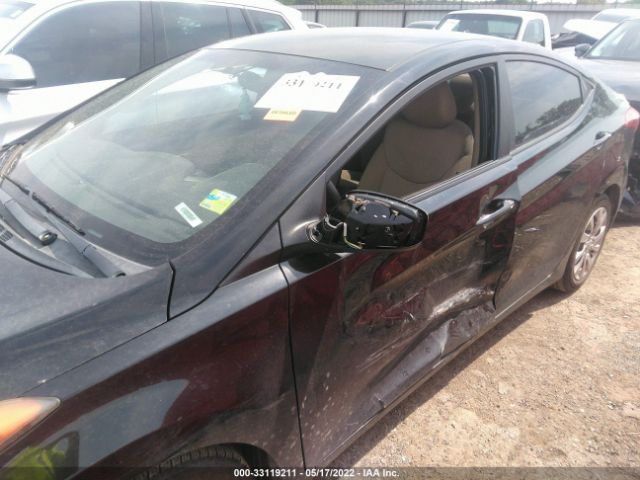 Photo 5 VIN: 5NPDH4AEXCH067515 - HYUNDAI ELANTRA 