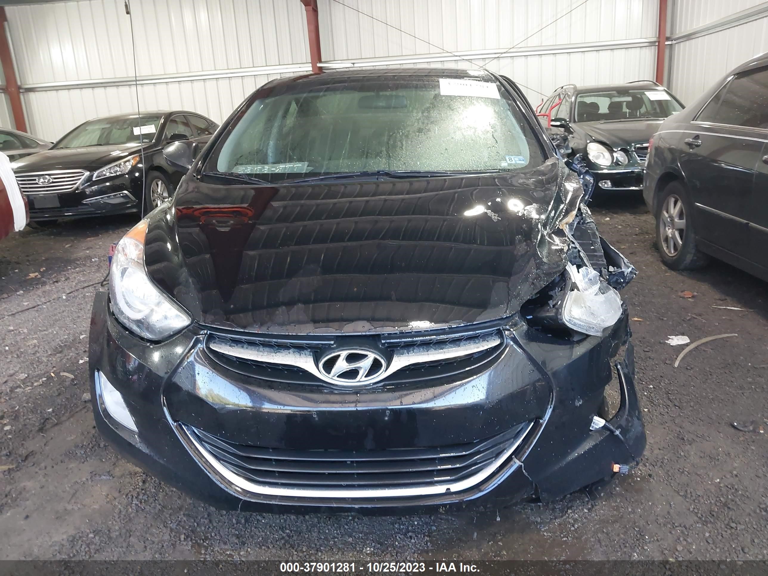 Photo 11 VIN: 5NPDH4AEXCH069491 - HYUNDAI ELANTRA 