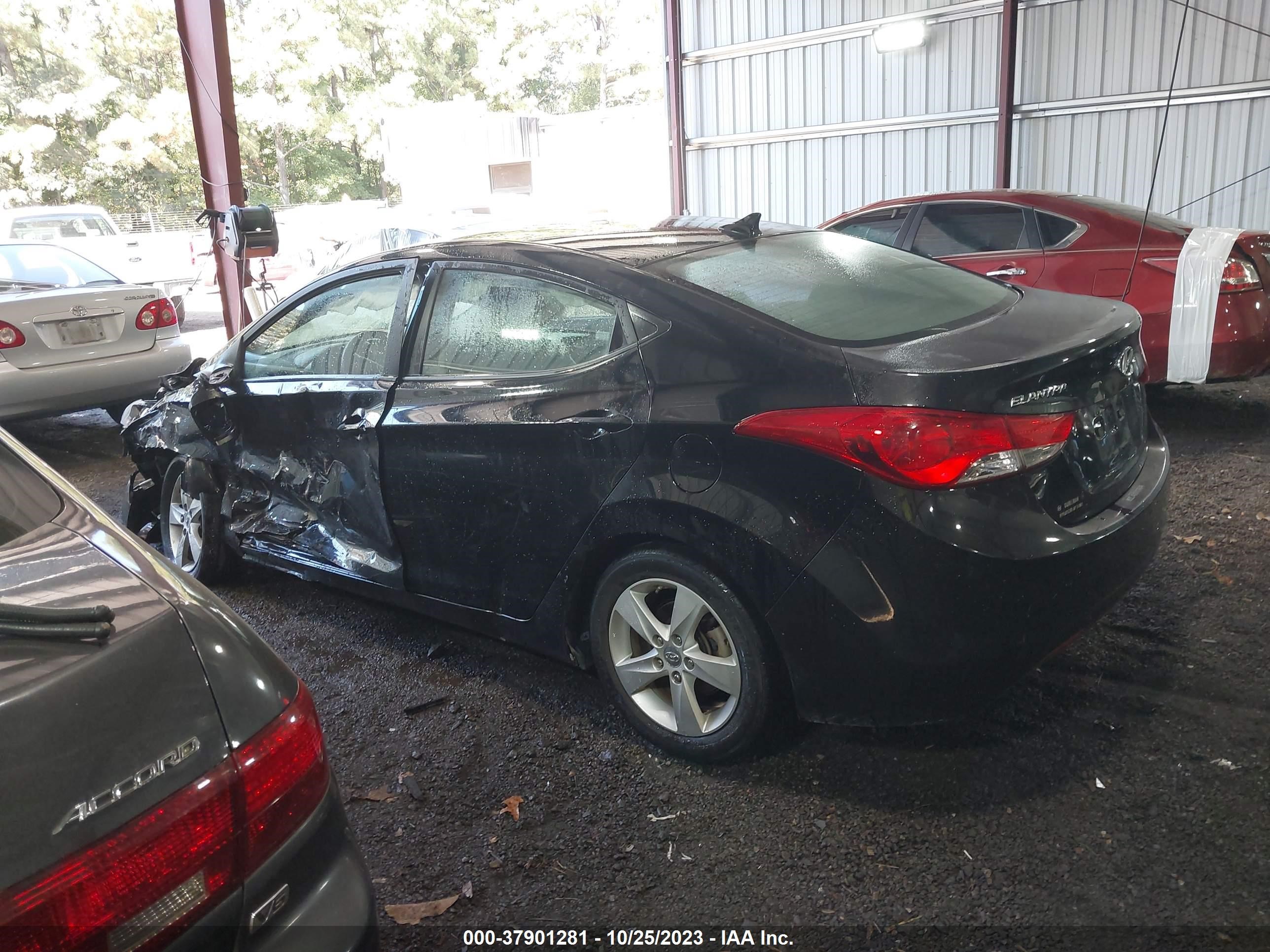 Photo 2 VIN: 5NPDH4AEXCH069491 - HYUNDAI ELANTRA 