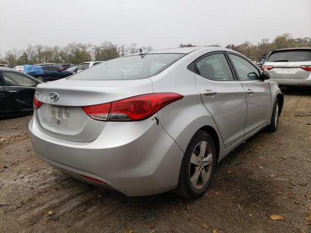 Photo 3 VIN: 5NPDH4AEXCH072133 - HYUNDAI ELANTRA GL 