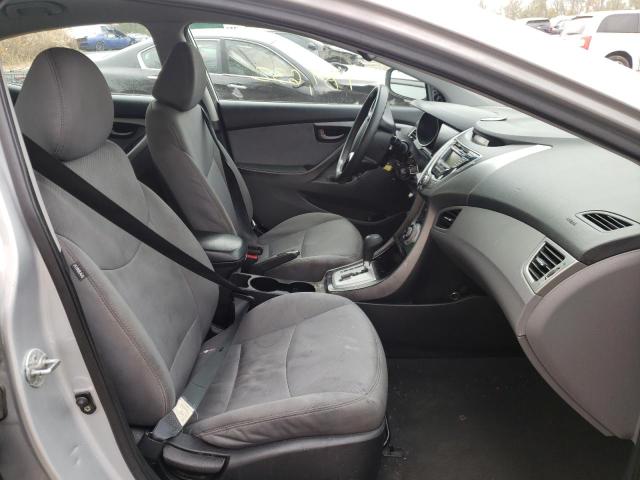 Photo 4 VIN: 5NPDH4AEXCH072133 - HYUNDAI ELANTRA GL 