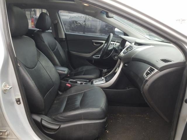 Photo 4 VIN: 5NPDH4AEXCH081981 - HYUNDAI ELANTRA GL 