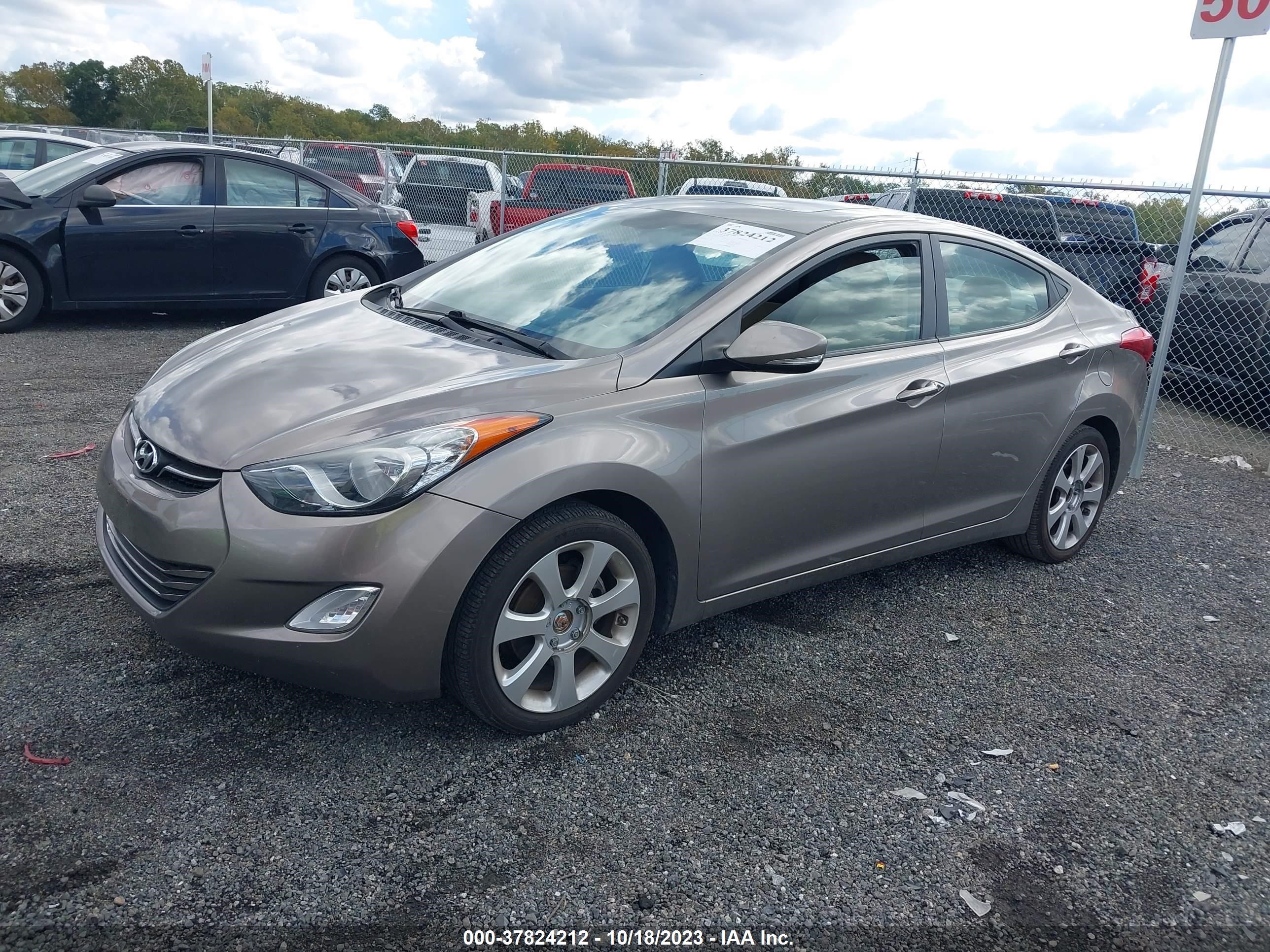 Photo 1 VIN: 5NPDH4AEXCH093239 - HYUNDAI ELANTRA 