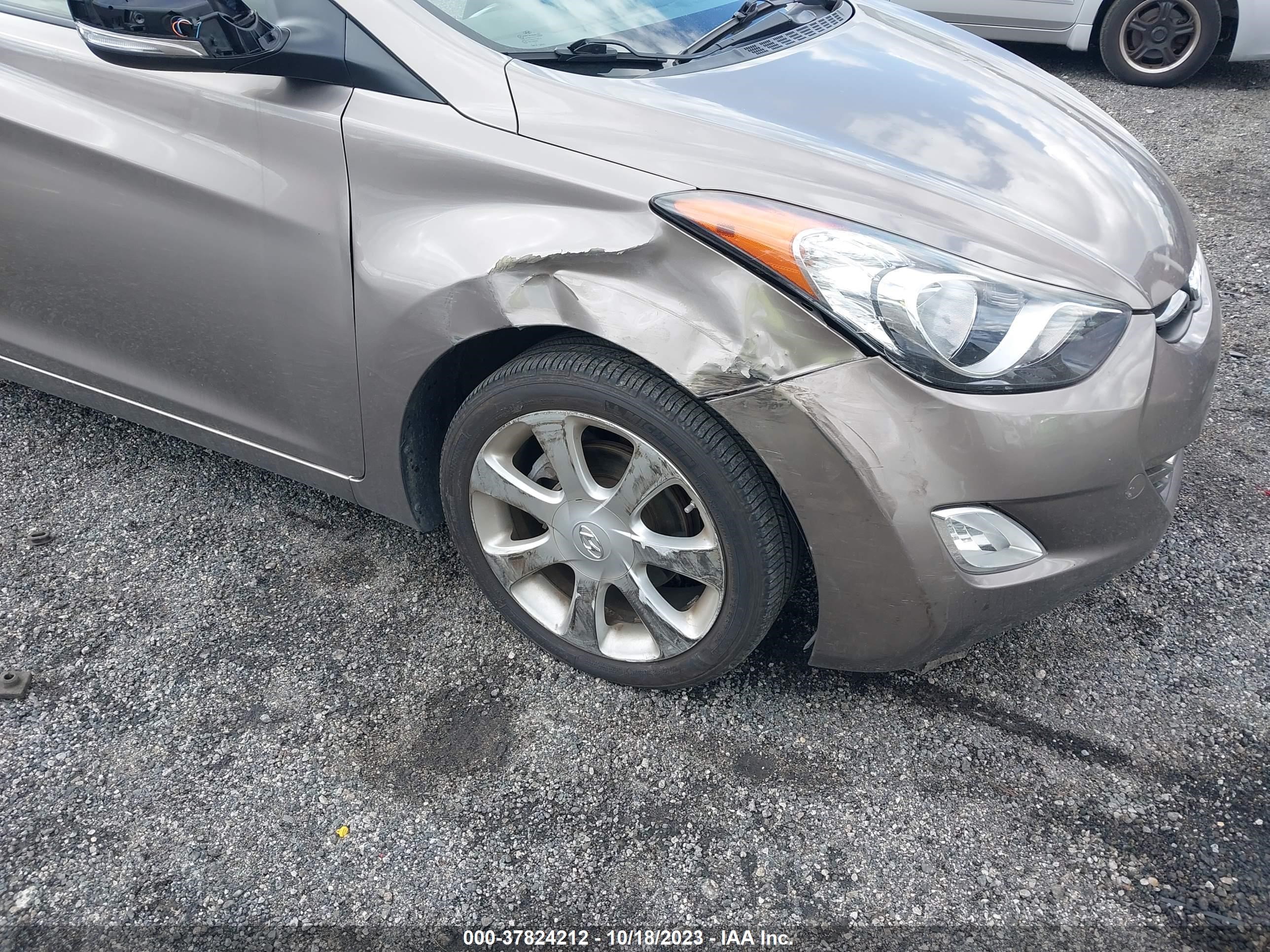 Photo 5 VIN: 5NPDH4AEXCH093239 - HYUNDAI ELANTRA 