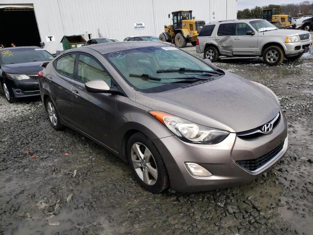 Photo 3 VIN: 5NPDH4AEXCH098361 - HYUNDAI ELANTRA GL 