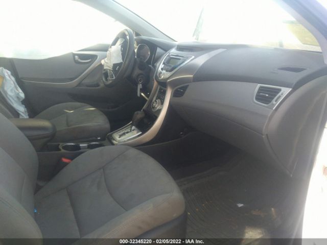 Photo 4 VIN: 5NPDH4AEXCH121668 - HYUNDAI ELANTRA 