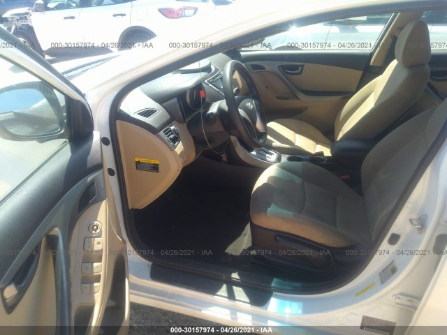 Photo 4 VIN: 5NPDH4AEXCH133531 - HYUNDAI ELANTRA 