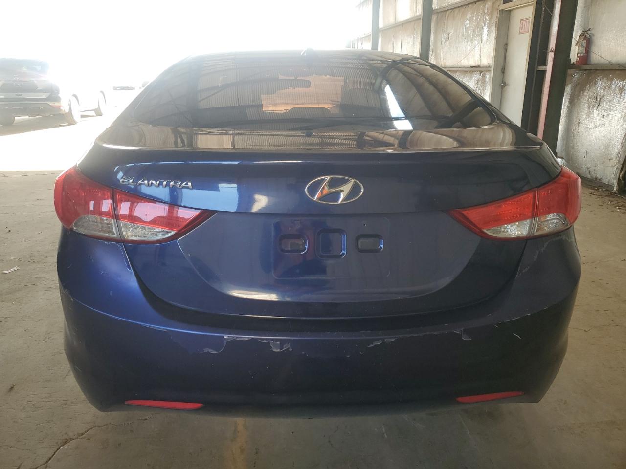 Photo 5 VIN: 5NPDH4AEXCH137675 - HYUNDAI ELANTRA 