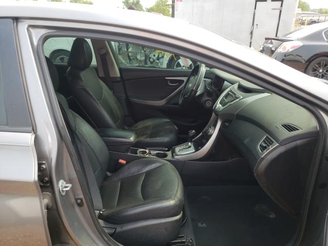 Photo 4 VIN: 5NPDH4AEXCH143220 - HYUNDAI ELANTRA GL 