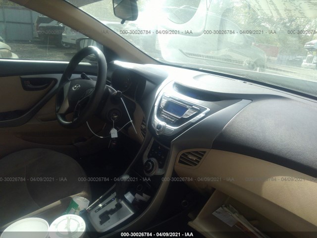 Photo 4 VIN: 5NPDH4AEXDH156079 - HYUNDAI ELANTRA 