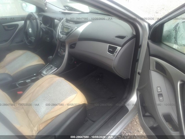 Photo 4 VIN: 5NPDH4AEXDH172217 - HYUNDAI ELANTRA 