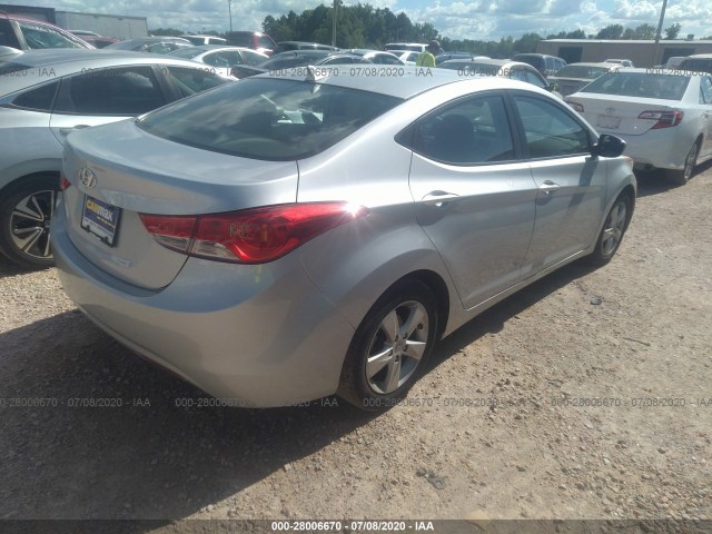 Photo 3 VIN: 5NPDH4AEXDH235946 - HYUNDAI ELANTRA 