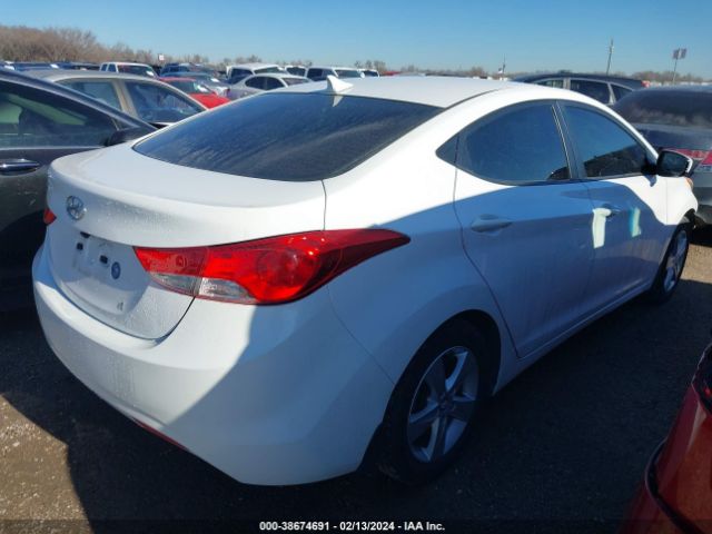 Photo 3 VIN: 5NPDH4AEXDH272625 - HYUNDAI ELANTRA 