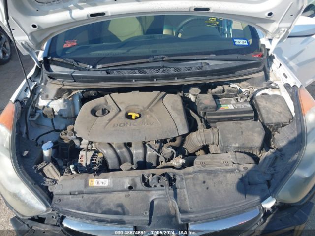 Photo 9 VIN: 5NPDH4AEXDH272625 - HYUNDAI ELANTRA 