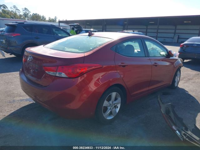 Photo 3 VIN: 5NPDH4AEXDH305333 - HYUNDAI ELANTRA 