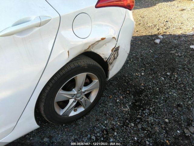 Photo 5 VIN: 5NPDH4AEXDH324576 - HYUNDAI ELANTRA 