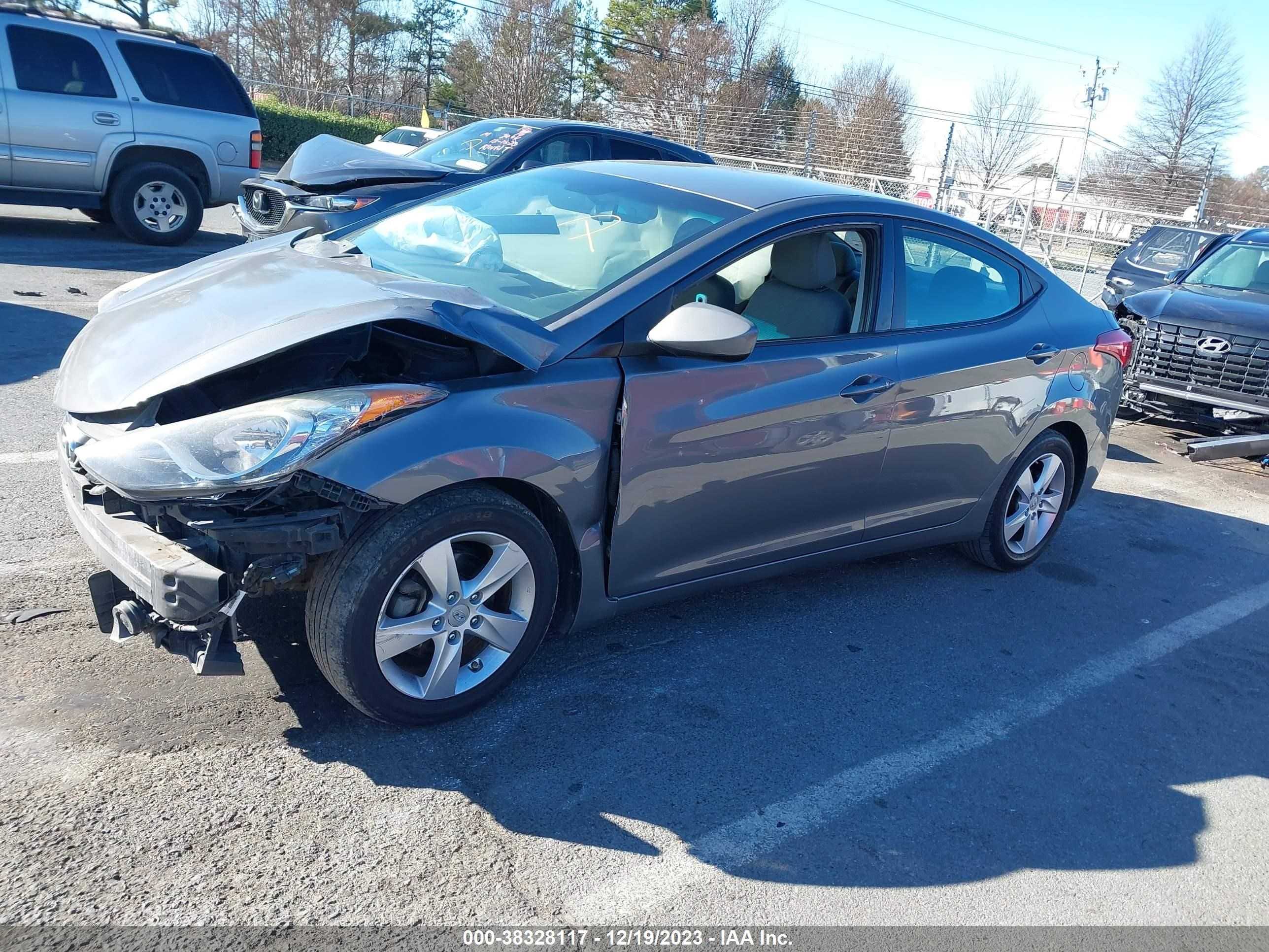 Photo 1 VIN: 5NPDH4AEXDH370635 - HYUNDAI ELANTRA 