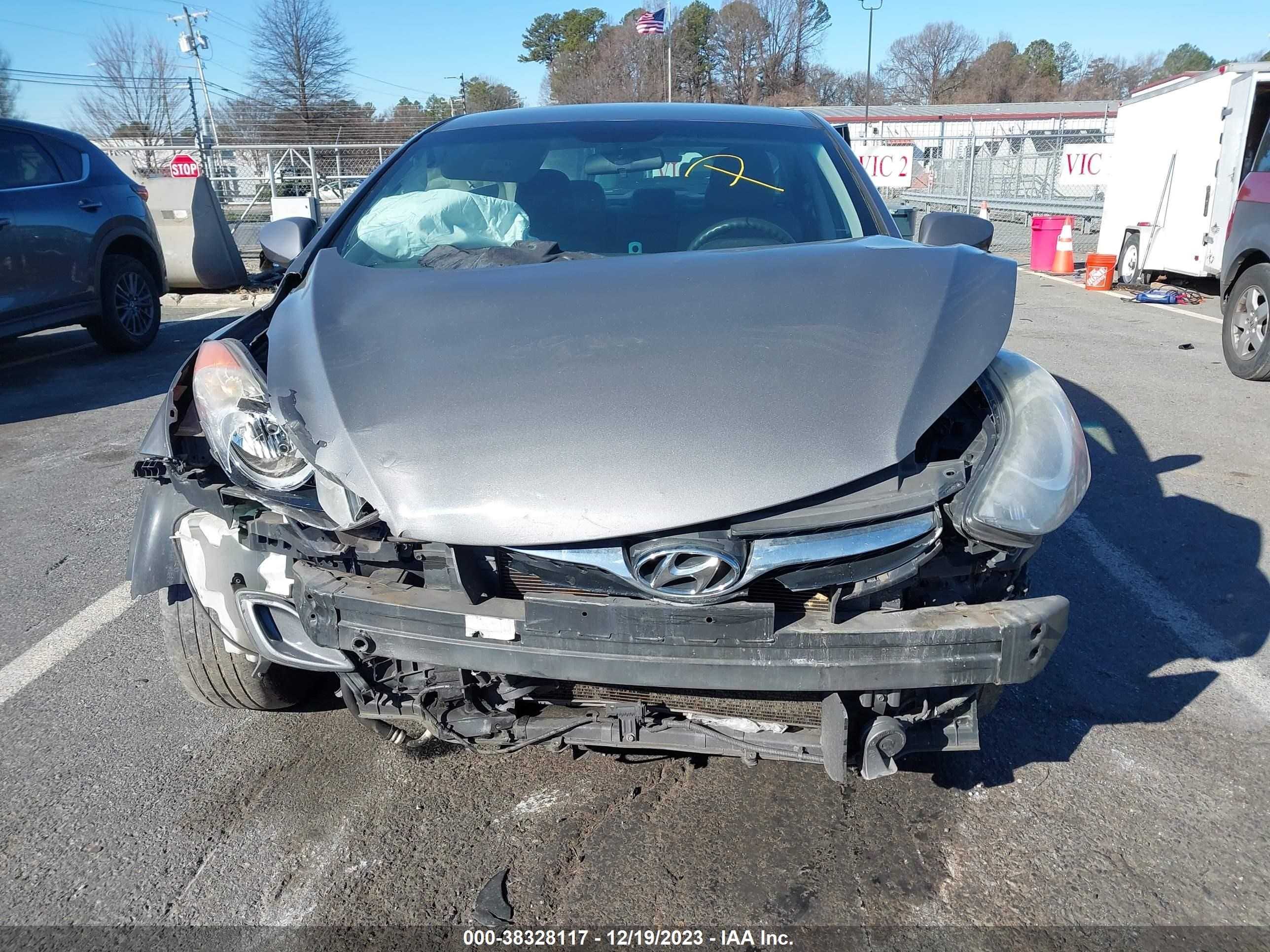 Photo 11 VIN: 5NPDH4AEXDH370635 - HYUNDAI ELANTRA 