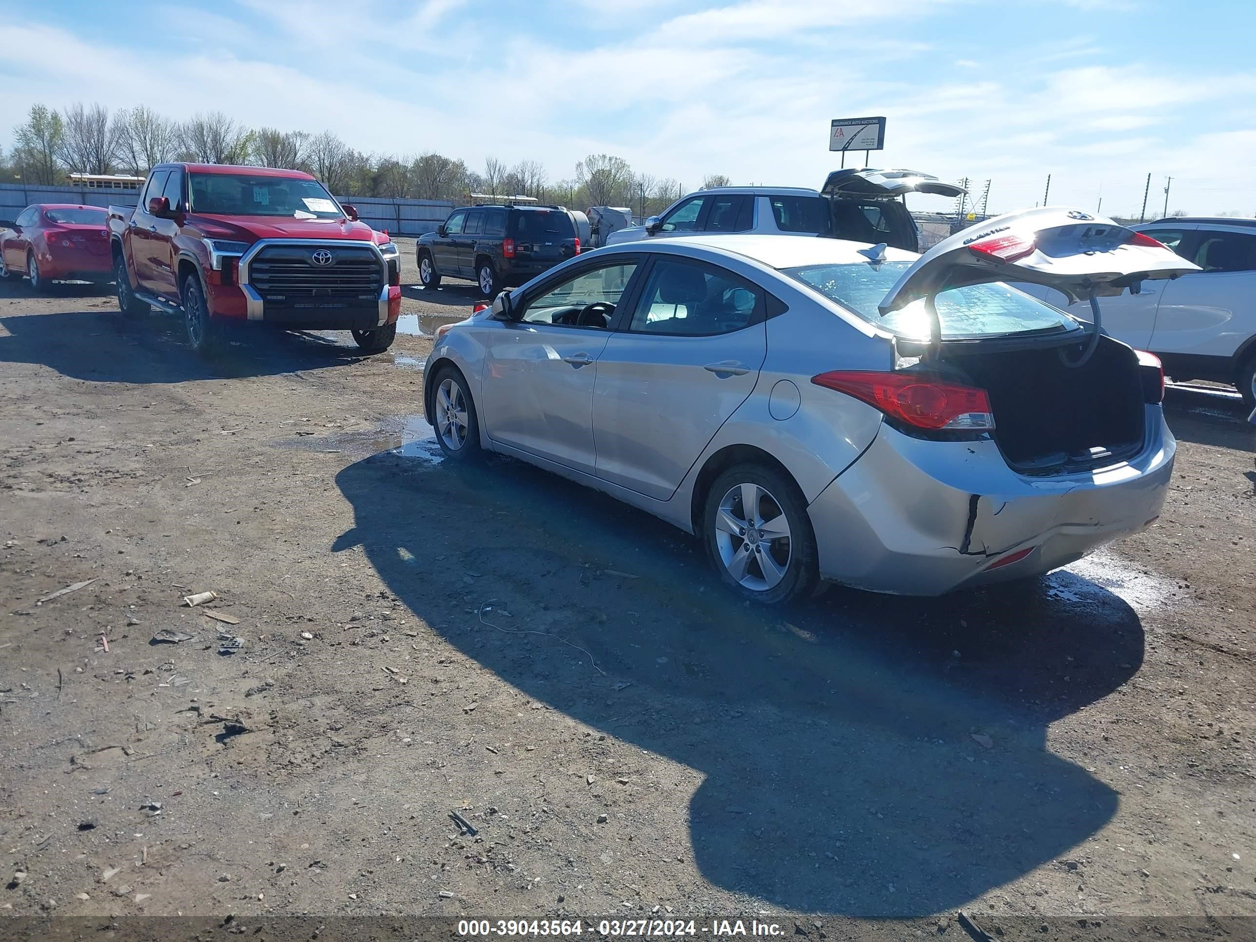 Photo 2 VIN: 5NPDH4AEXDH379822 - HYUNDAI ELANTRA 