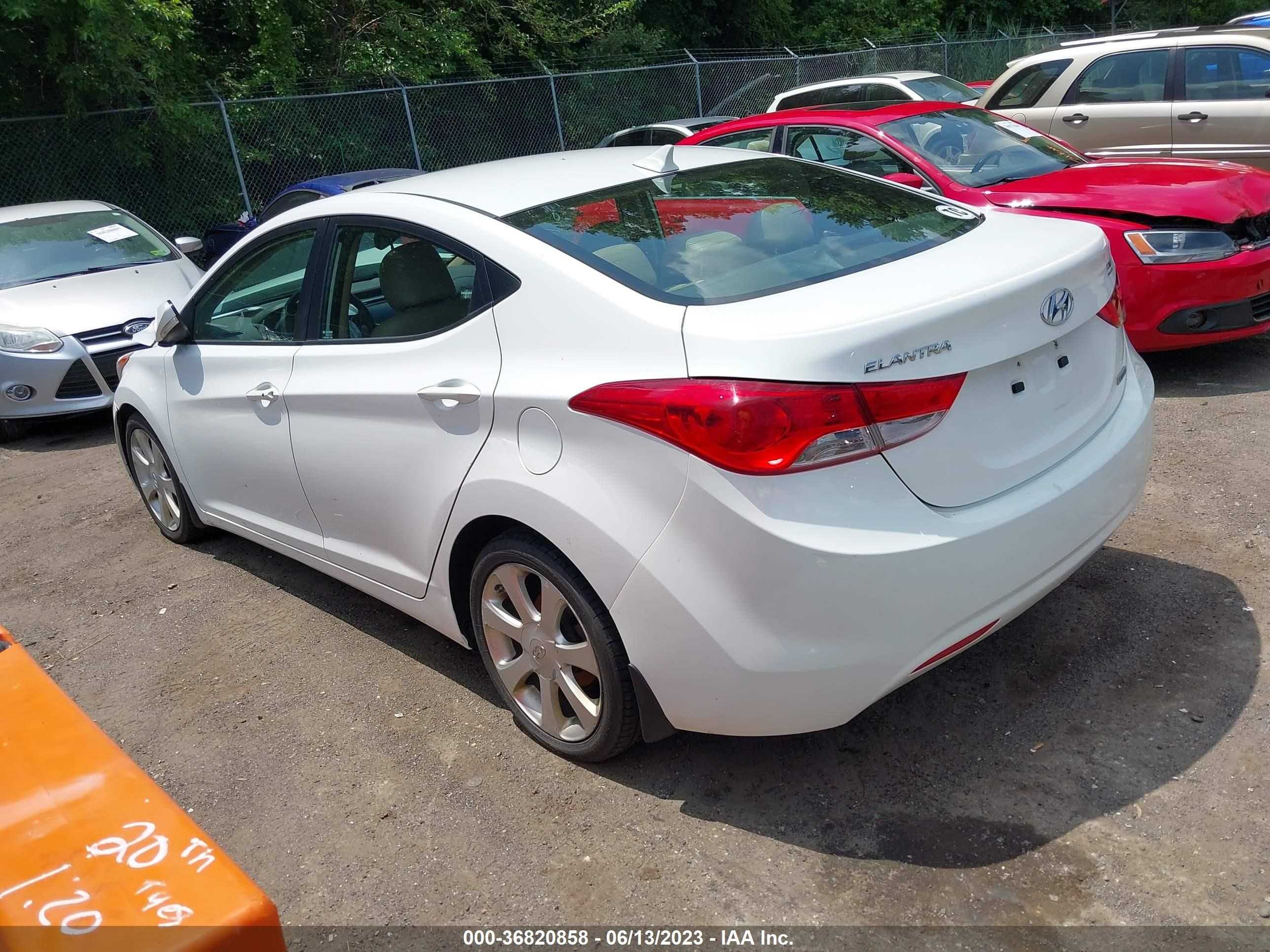 Photo 2 VIN: 5NPDH4AEXDH391646 - HYUNDAI ELANTRA 