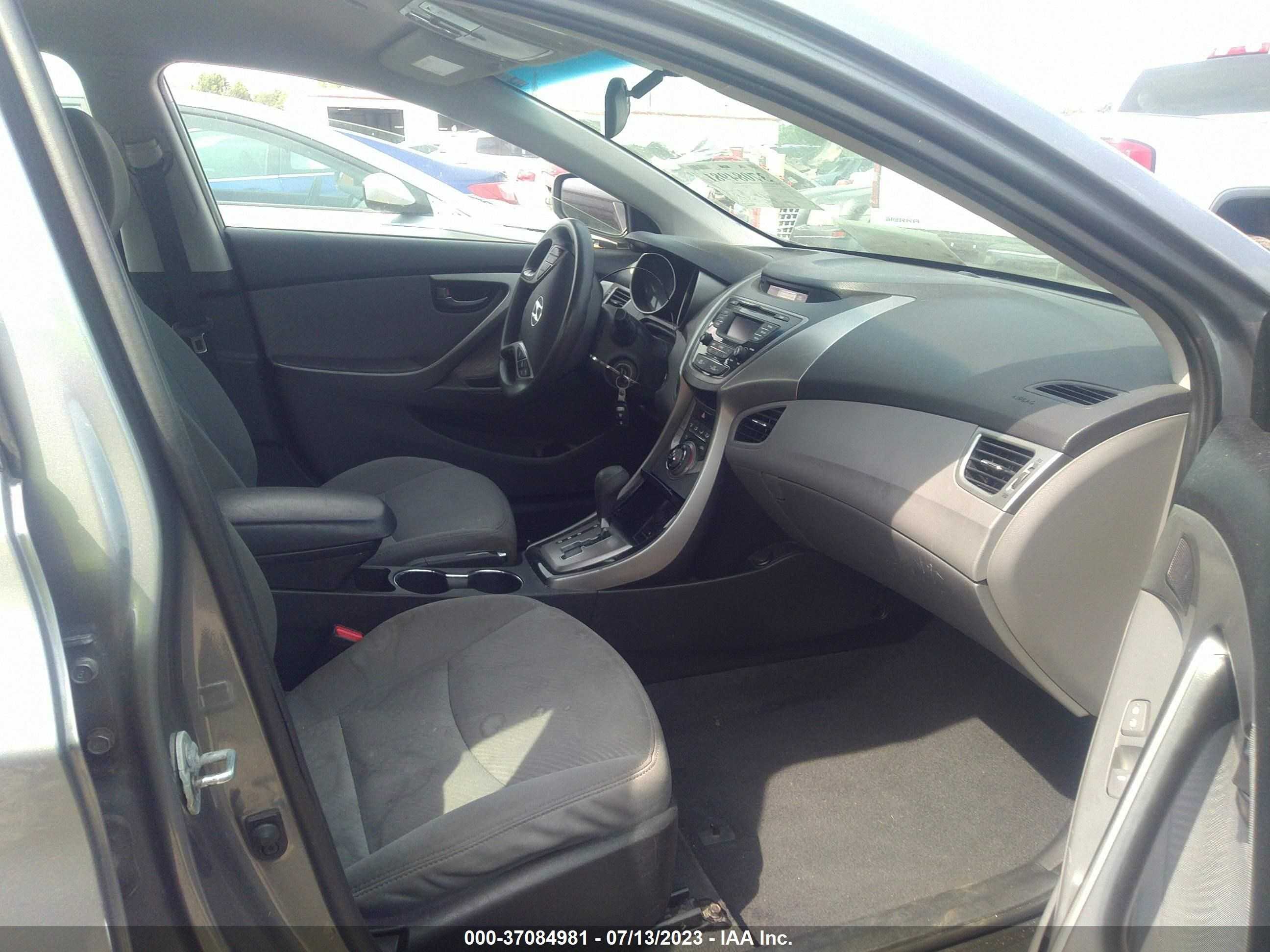 Photo 4 VIN: 5NPDH4AEXDH409319 - HYUNDAI ELANTRA 