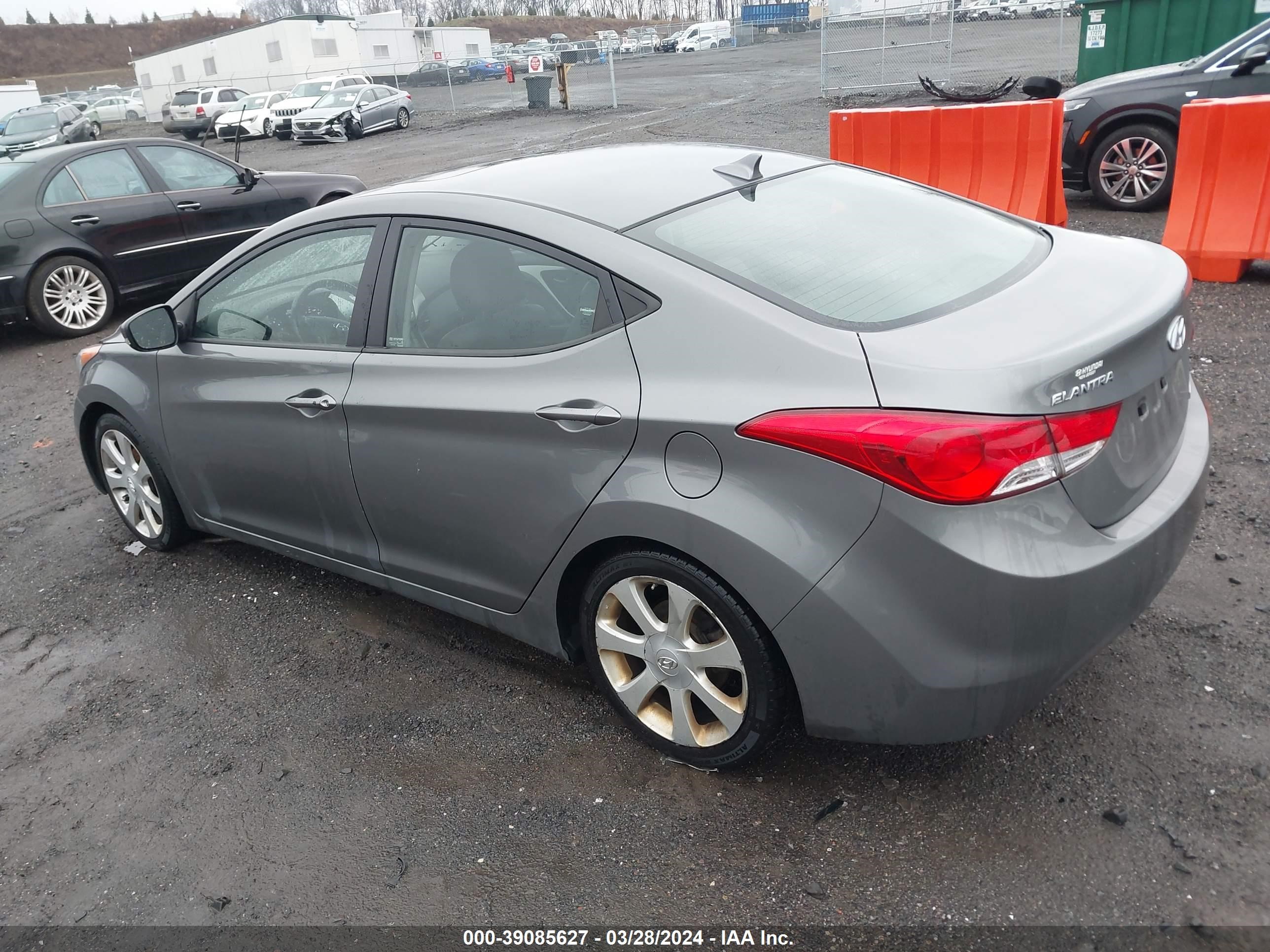 Photo 2 VIN: 5NPDH4AEXDH454387 - HYUNDAI ELANTRA 