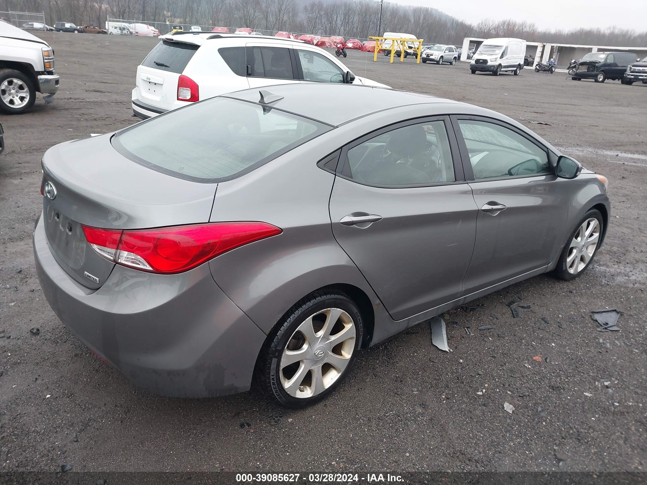 Photo 3 VIN: 5NPDH4AEXDH454387 - HYUNDAI ELANTRA 