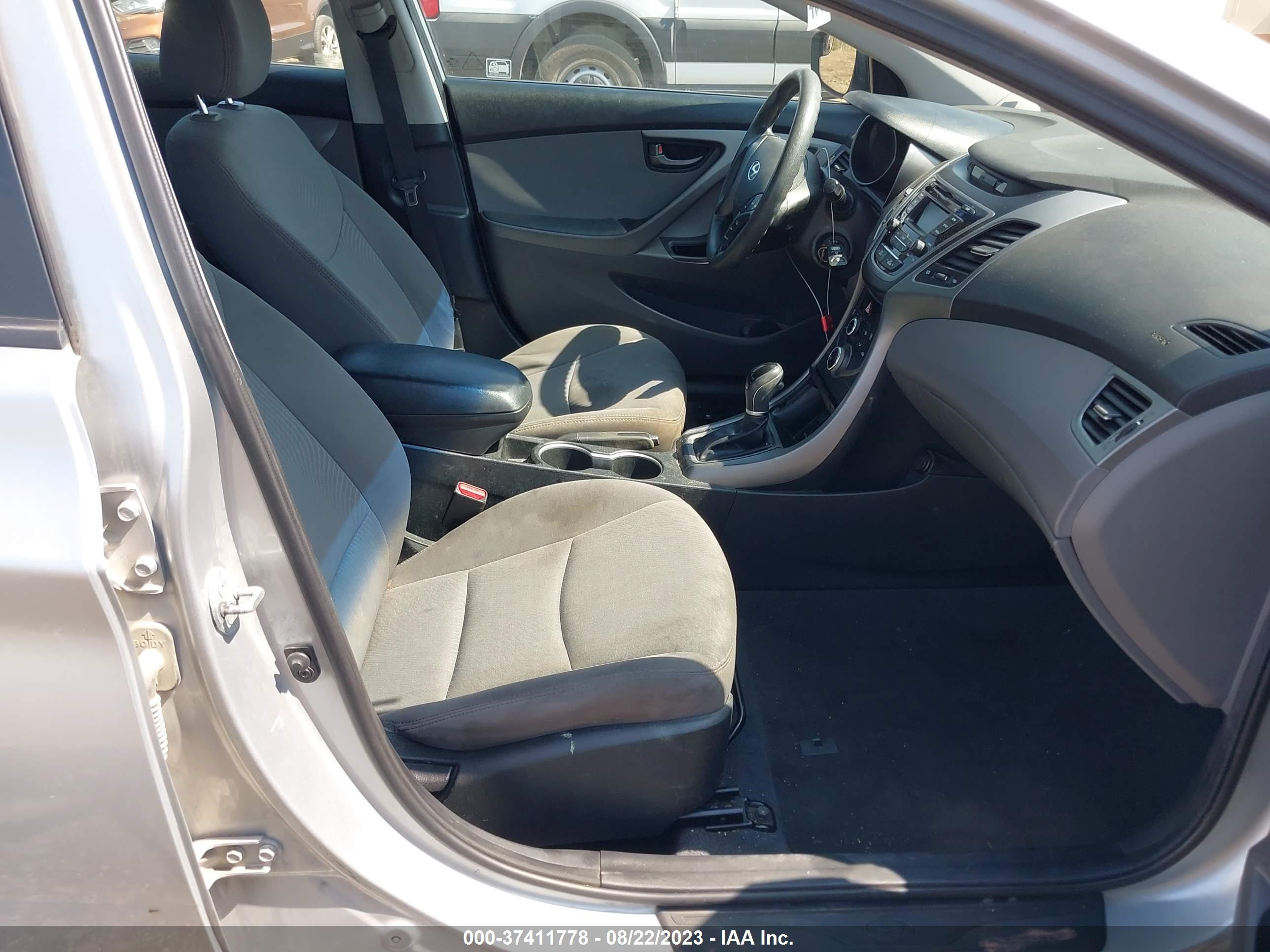 Photo 4 VIN: 5NPDH4AEXEH504237 - HYUNDAI ELANTRA 