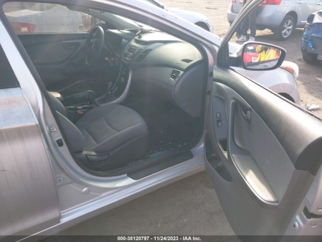 Photo 4 VIN: 5NPDH4AEXFH565248 - HYUNDAI ELANTRA 