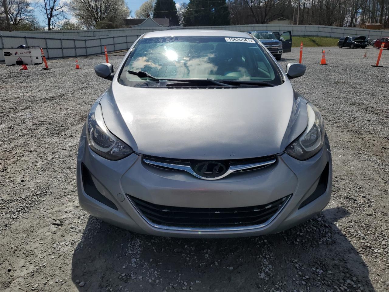 Photo 4 VIN: 5NPDH4AEXFH607353 - HYUNDAI ELANTRA 