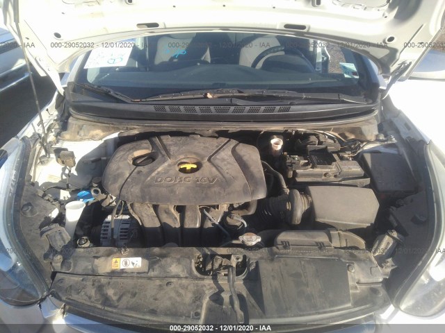 Photo 9 VIN: 5NPDH4AEXGH676335 - HYUNDAI ELANTRA 