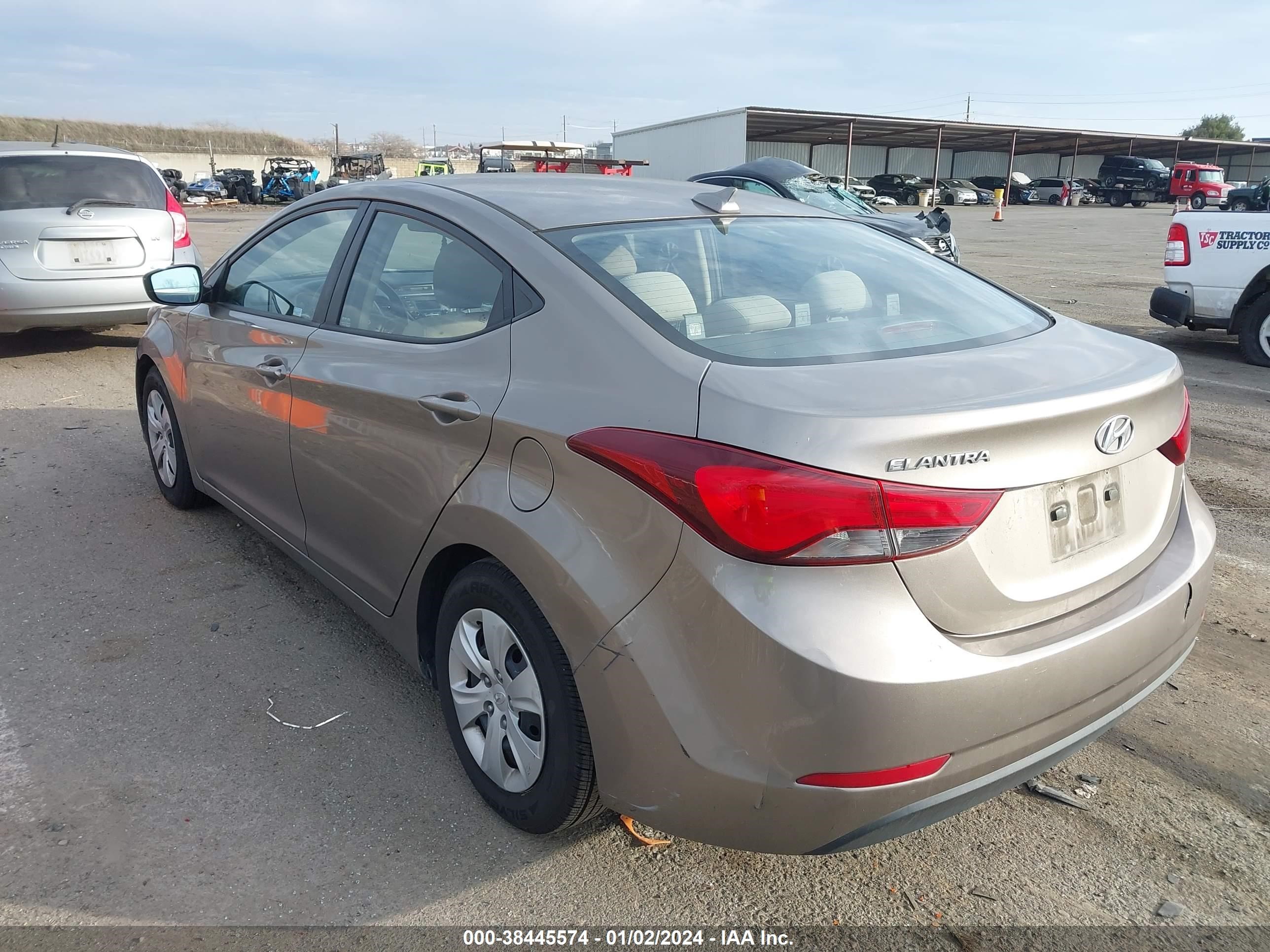 Photo 2 VIN: 5NPDH4AEXGH715179 - HYUNDAI ELANTRA 