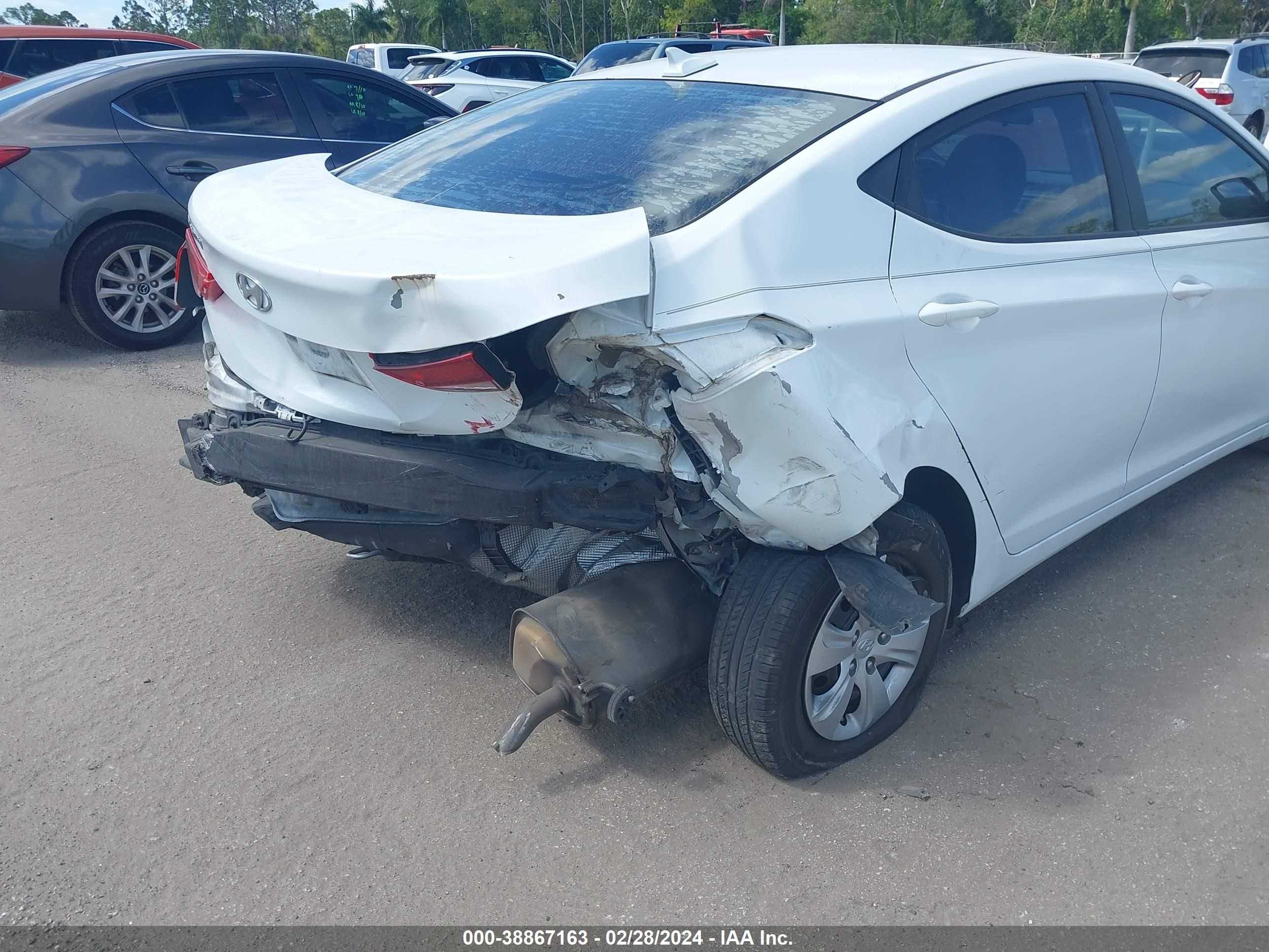 Photo 11 VIN: 5NPDH4AEXGH720527 - HYUNDAI ELANTRA 