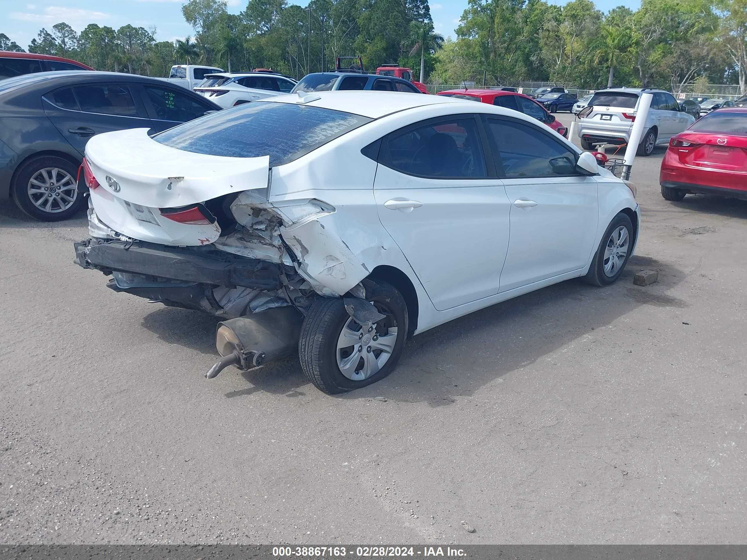 Photo 3 VIN: 5NPDH4AEXGH720527 - HYUNDAI ELANTRA 