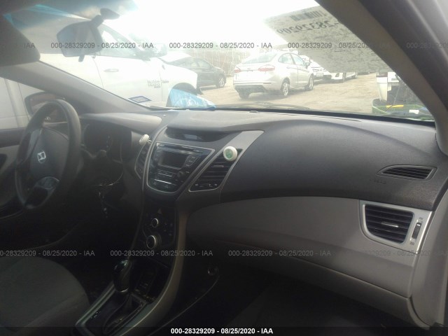 Photo 4 VIN: 5NPDH4AEXGH746724 - HYUNDAI ELANTRA 