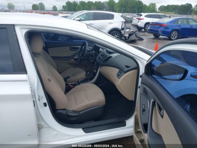 Photo 4 VIN: 5NPDH4AEXGH769095 - HYUNDAI ELANTRA 