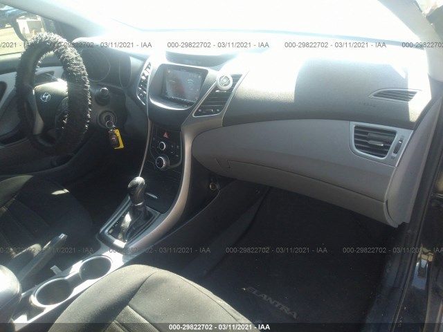 Photo 4 VIN: 5NPDH4AEXGH778170 - HYUNDAI ELANTRA 