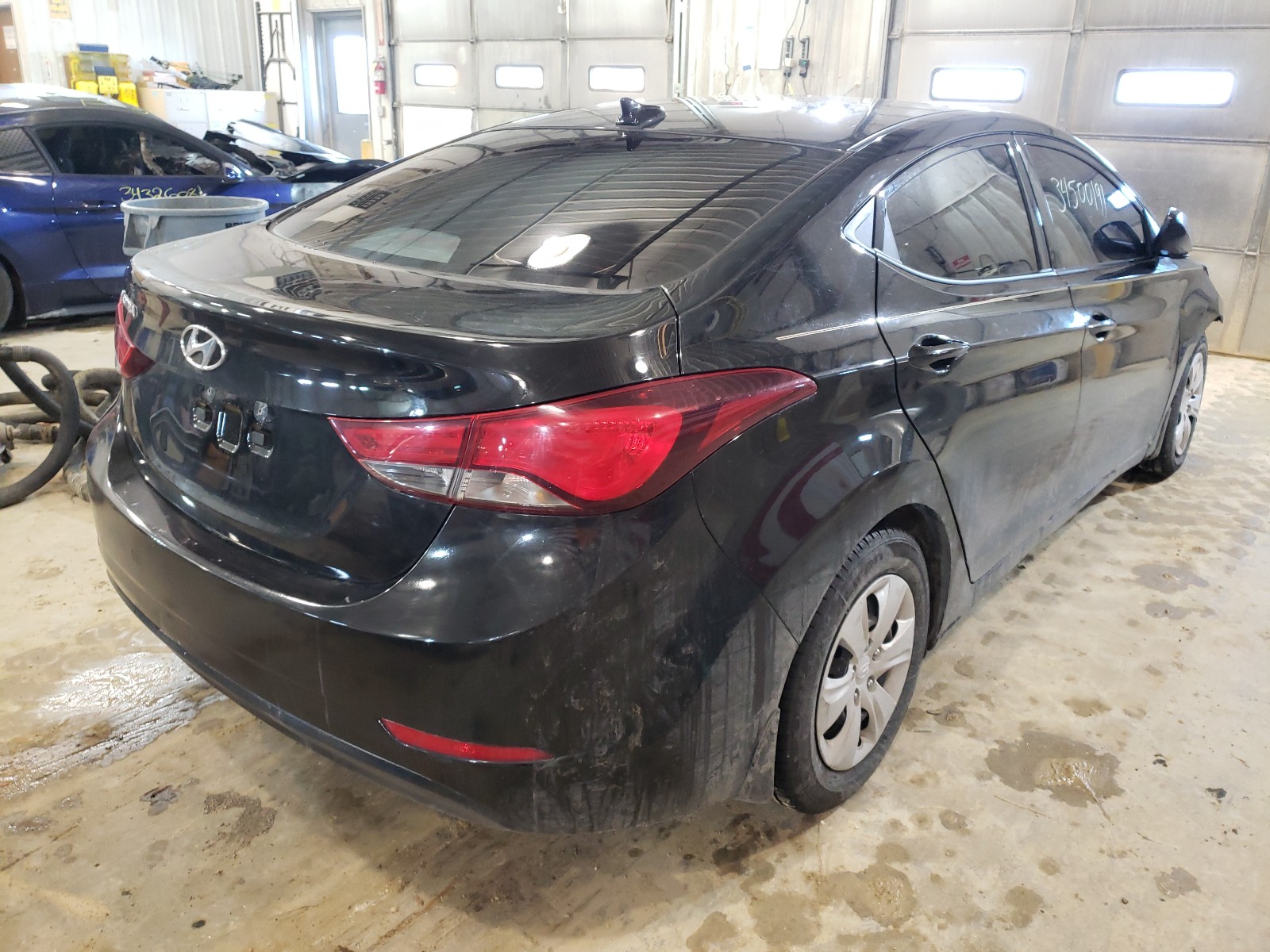 Photo 3 VIN: 5NPDH4AEXGH792425 - HYUNDAI ELANTRA SE 