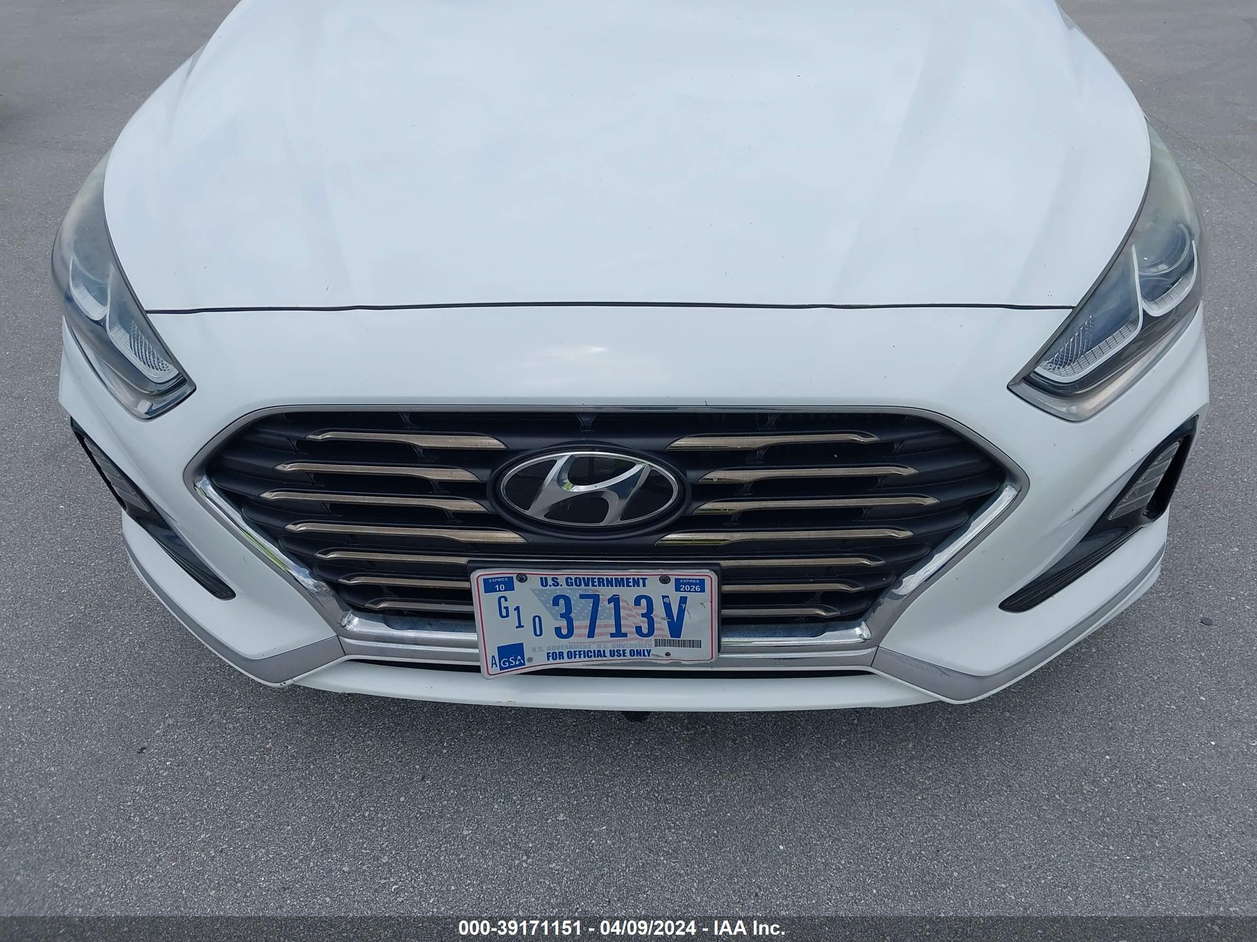 Photo 5 VIN: 5NPE24AA0JH702564 - HYUNDAI SONATA 