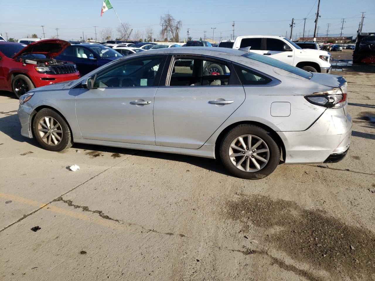 Photo 1 VIN: 5NPE24AA0KH802701 - HYUNDAI SONATA 