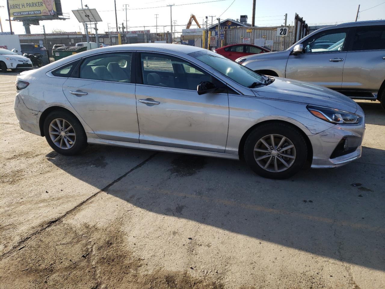 Photo 3 VIN: 5NPE24AA0KH802701 - HYUNDAI SONATA 