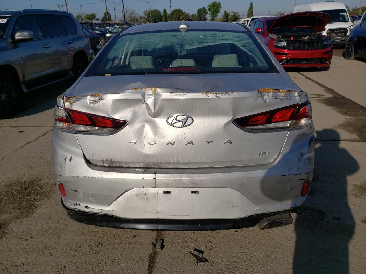 Photo 5 VIN: 5NPE24AA0KH802701 - HYUNDAI SONATA 